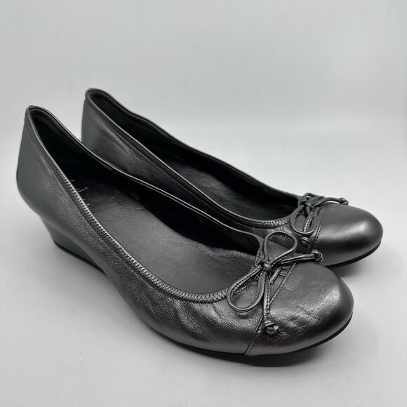 Cole Haan Nike Air Pumps Metallic Silver/Gray Womens Size 9 Work Office Formals - Picture 1 of 9